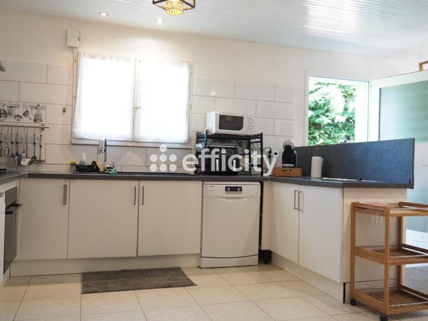 Maison
         4 pièces
        - 90 m² Exclusivité 280 000 € *