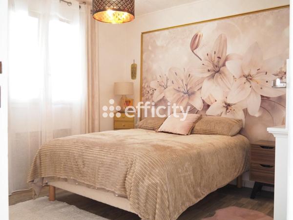 Maison
         4 pièces
        - 90 m² Exclusivité 280 000 € *