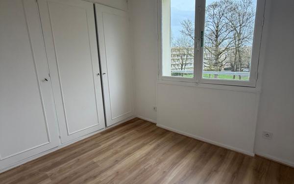 Appartement à louer    4 pièces •  Saint-Quentin