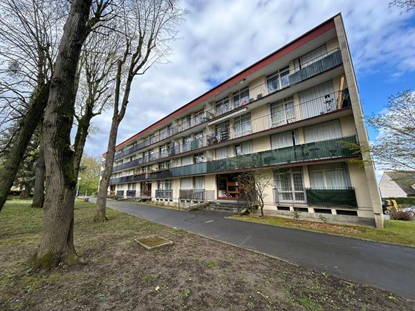 APPARTEMENT DERNIER ETAGE REFAIT A NEUF RESIDENCE STANDING