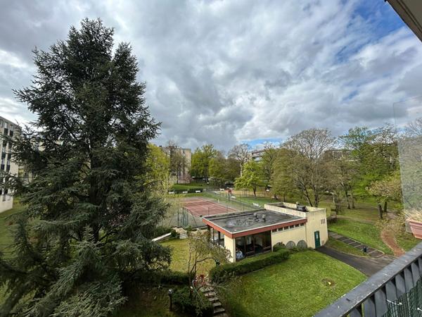 APPARTEMENT DERNIER ETAGE REFAIT A NEUF RESIDENCE STANDING