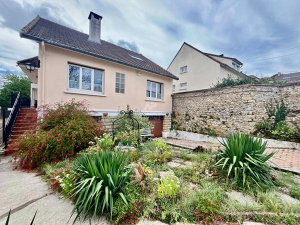 Maison Courdimanche 6 pièce(s) 109 m2 369 500 € **  - Référence  2347