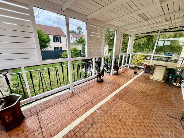 Maison Courdimanche 6 pièce(s) 109 m2 369 500 € **  - Référence  2347