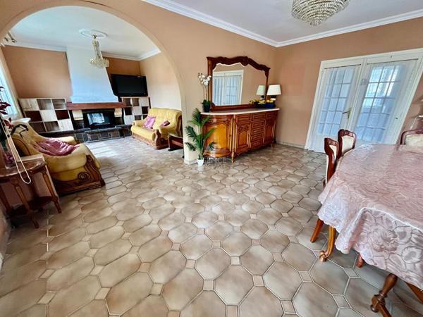 Maison Courdimanche 6 pièce(s) 109 m2 369 500 € **  - Référence  2347