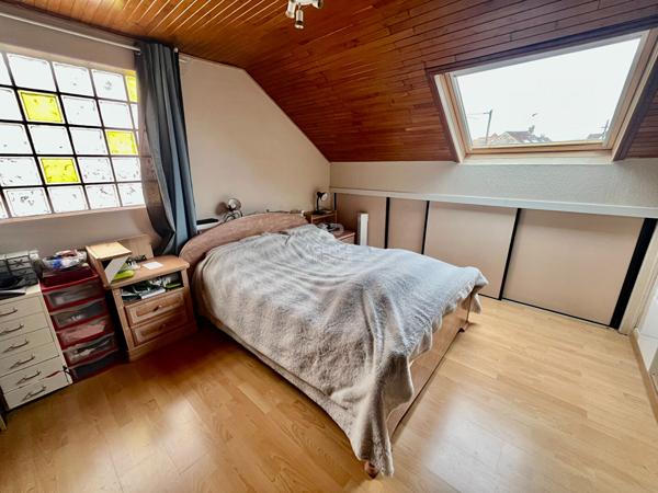 Maison Courdimanche 6 pièce(s) 109 m2 369 500 € **  - Référence  2347