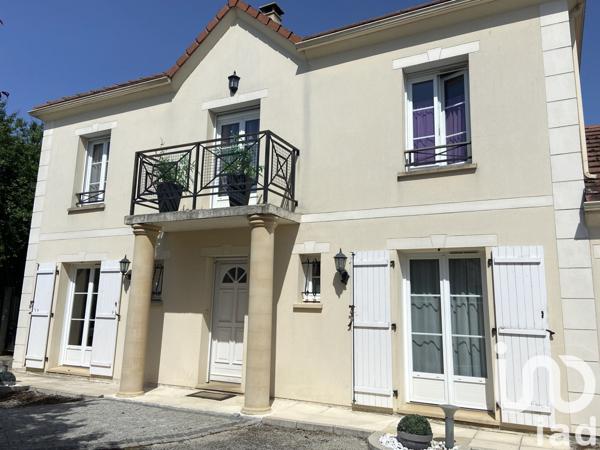 Maison 7 pièces de 160 m² à Estrées-Saint-Denis (60190)