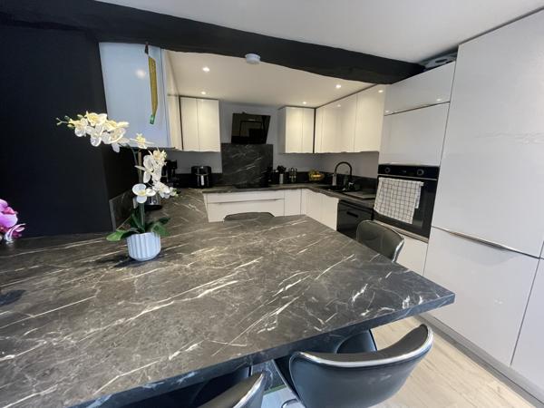 A vendre demeure d'exception, avec grand jardin, bois et piscine Fanjeaux (11270)