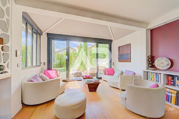 Maison Rueil Malmaison 5 pièce(s) 140 m2 840 000 € **  - Référence  19481