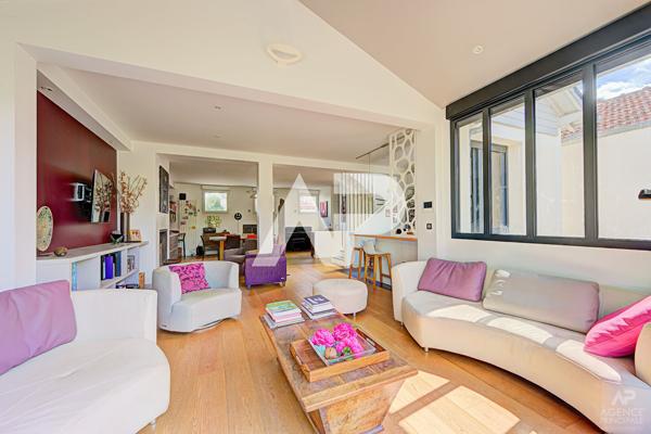 Maison Rueil Malmaison 5 pièce(s) 140 m2 840 000 € **  - Référence  19481