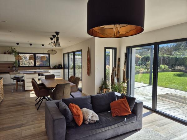 Grande Maison d'architecte / Commodités à pied