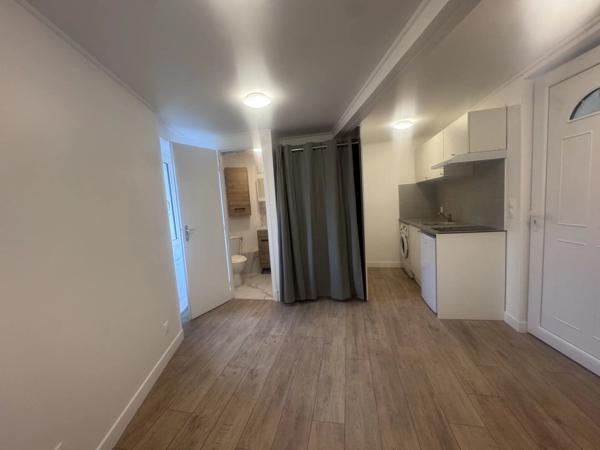 Location Appartement 1 pièces 15 m2 à Contes