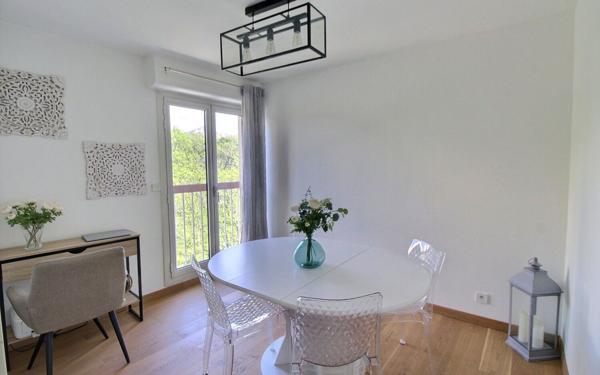 Appartement à vendre    4 pièces • 73,19 m2 Marseille 10