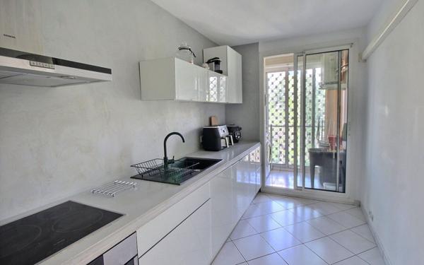 Appartement à vendre    4 pièces • 73,19 m2 Marseille 10