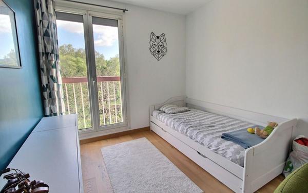 Appartement à vendre    4 pièces • 73,19 m2 Marseille 10