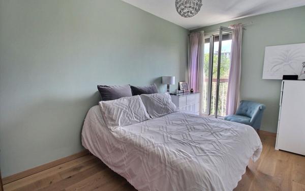 Appartement à vendre    4 pièces • 73,19 m2 Marseille 10