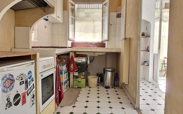Appartement à vendre    3 pièces • 65 m2 Marseille 1