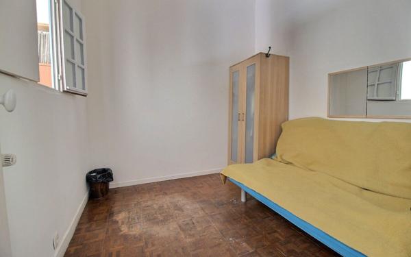 Appartement à vendre    3 pièces • 65 m2 Marseille 1