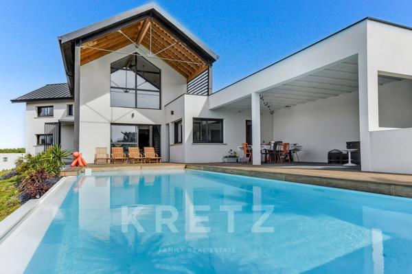 Villa contemporaine avec piscine à débordement et vue, aux portes de Balma / Toulouse