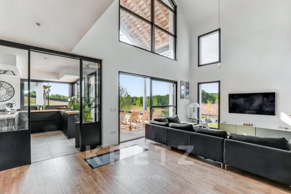 Villa contemporaine avec piscine à débordement et vue, aux portes de Balma / Toulouse
