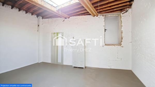 Idealement placée,  superbe semi-bourgeoise 1890 de 190 m² avec 5 chambres, jardin sud et garage. Métro tramway et gare à 5mns