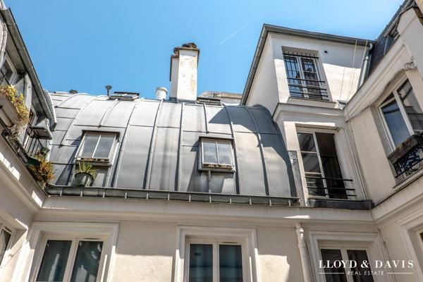 PARIS 75002- Un appartement clé en main, où il ne reste qu’à poser ses valises.