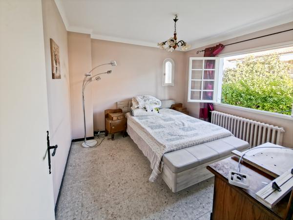 Béziers (34500) Quartier résidentiel de Béziers , très belle maison T6 au fort potentiel