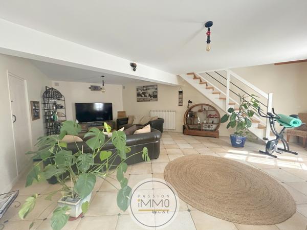 Maison 9 pièce(s) 5 chambre(s) 316 m²