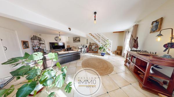 Maison 9 pièce(s) 5 chambre(s) 316 m²