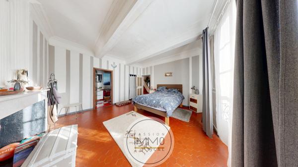 Maison 9 pièce(s) 5 chambre(s) 316 m²