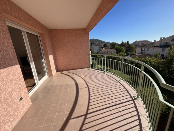Appartement T3 meublé avec terrasse et garage - Manosque - Réf. G35