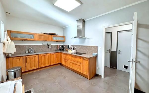 Maison à vendre    6 pièces •  Saint-Gilles