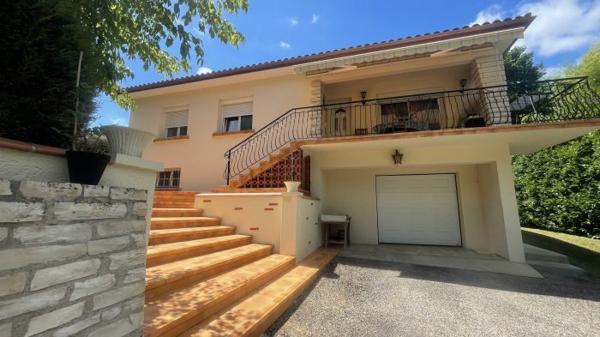 Superbe maison avec piscine et garage