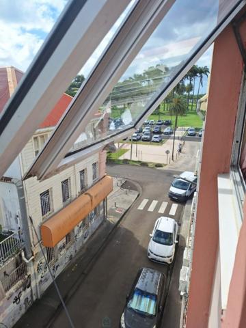 Immeuble de 3 niveaux + rez-de-chaussée de 136m2