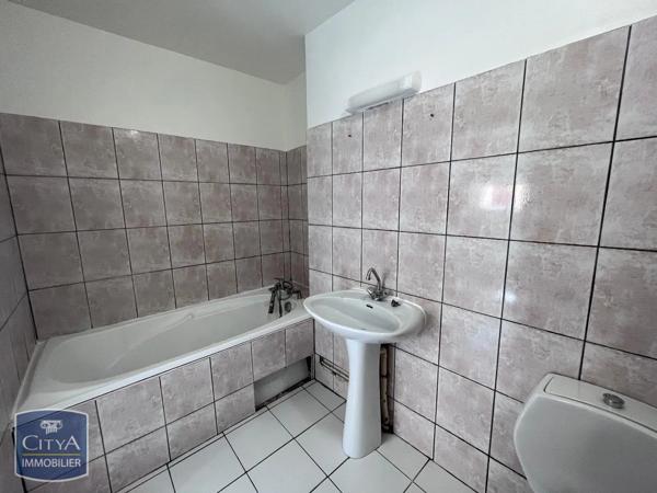 Appartement à louer 3 pièces 72.69m² Vernaison (69390)