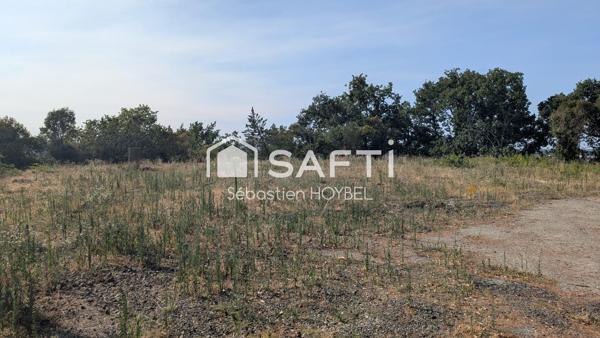 Terrain à bâtir de 1 488 m² (chemin d'accès inclus)