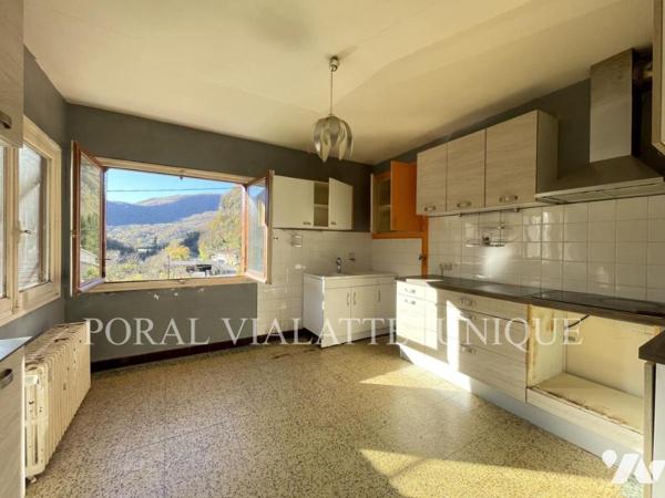 Spacieuse maison avec vue dégagée