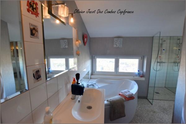 Maison à vendre 7 pièces MONTBELIARD (25) avec piscine sécurisée