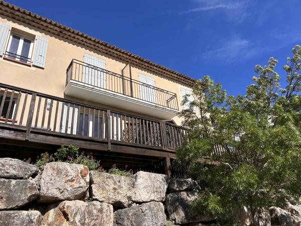 Maison T4 avec  piscine  neuve pour la résidence  et parking à Mallemort