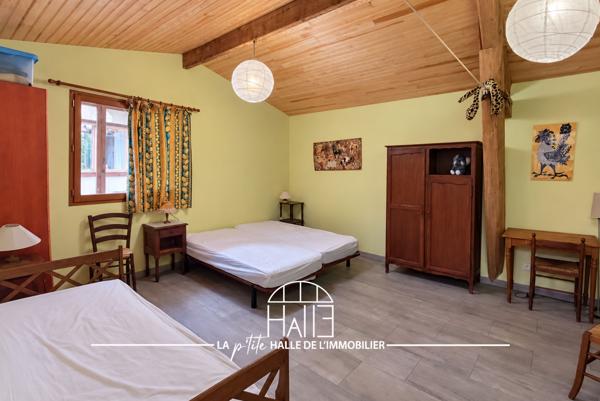 Maison
         5 pièces
        - 186 m² 158 000 € *