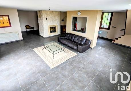 Maison à vendre 8 pièces 262 m² Saint-Just-la-Pendue