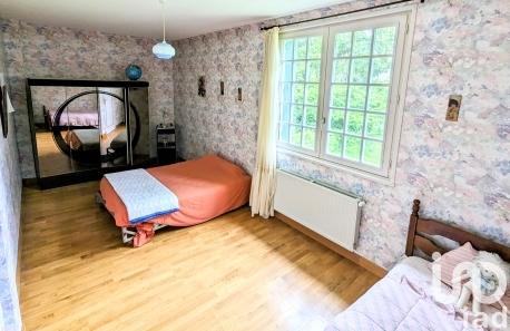 Maison à vendre 8 pièces 262 m² Saint-Just-la-Pendue