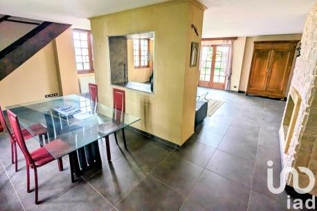 Maison à vendre 8 pièces 262 m² Saint-Just-la-Pendue