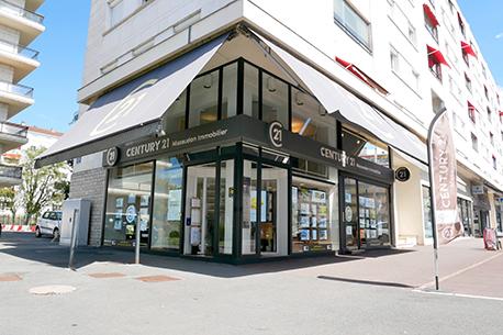 Immeuble à vendre  320 m 2   PERIGUEUX  - 24