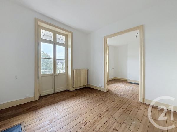 Immeuble à vendre  320 m 2   PERIGUEUX  - 24