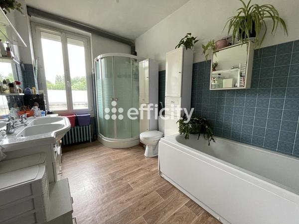 Maison 10 pièces - 177 m²