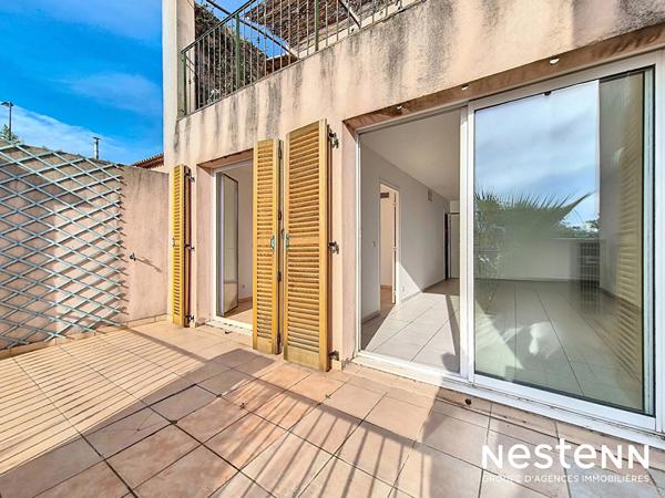 Appartement 4 pieces au centre ville de la Croix Valmer avec garage et terrasse