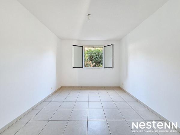 Appartement 4 pieces au centre ville de la Croix Valmer avec garage et terrasse