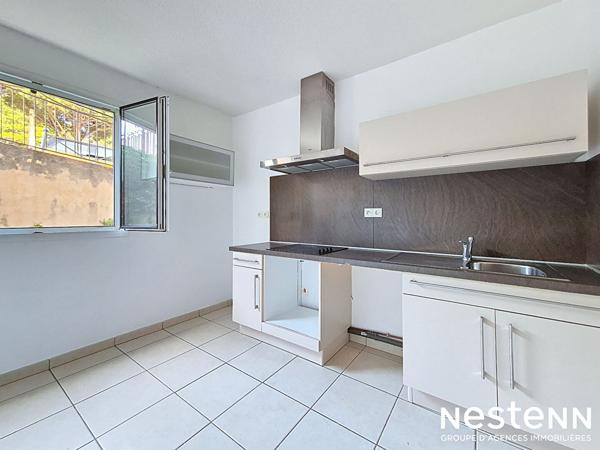 Appartement 4 pieces au centre ville de la Croix Valmer avec garage et terrasse