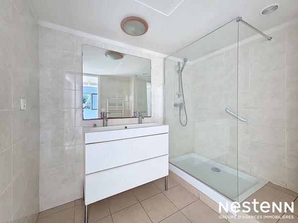 Appartement 4 pieces au centre ville de la Croix Valmer avec garage et terrasse