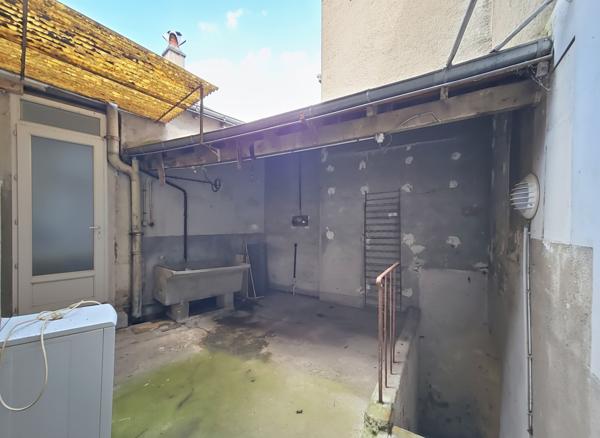 Appartement
         2 pièces
        - 55 m² 149 900 € *
